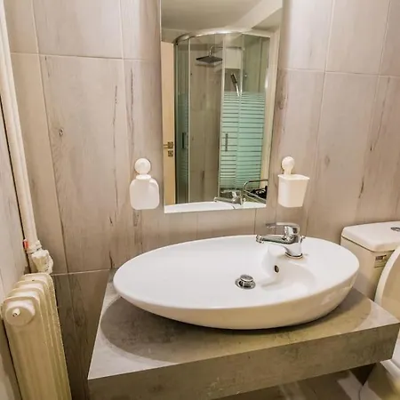 2 Bedrooms Apartment Close To Metro Dafni In אתונה מראה חיצוני תמונה