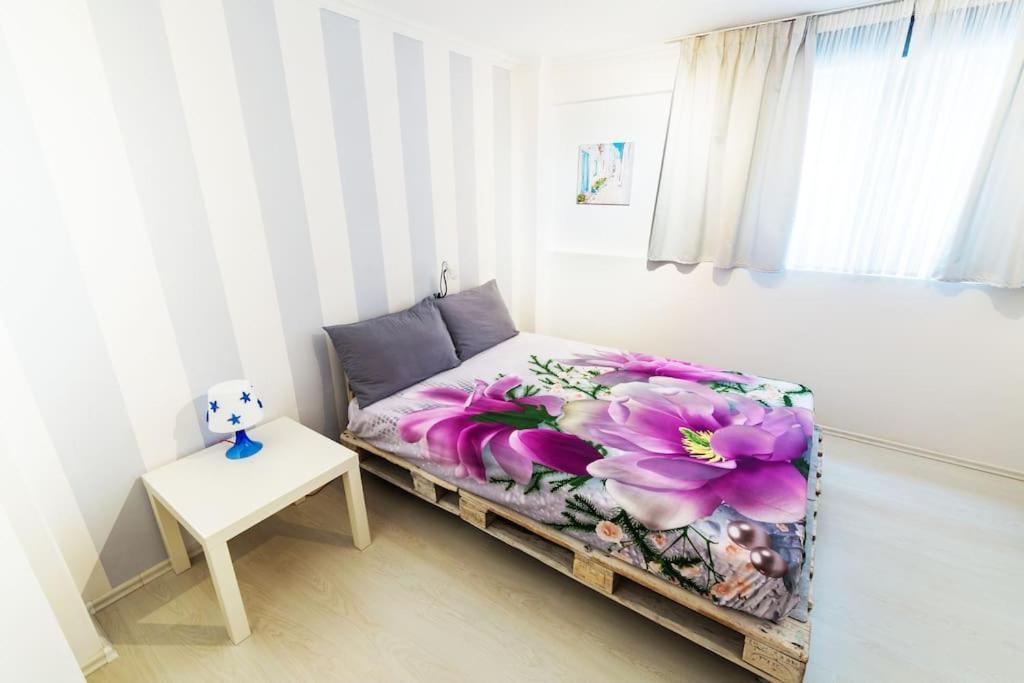 Apartment 2 Bedrooms Close To Metro Dafni In Athens