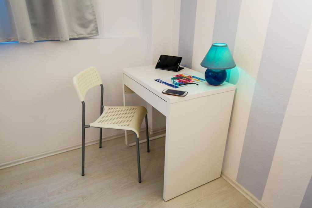 2 Bedrooms Close To Metro Dafni In *
