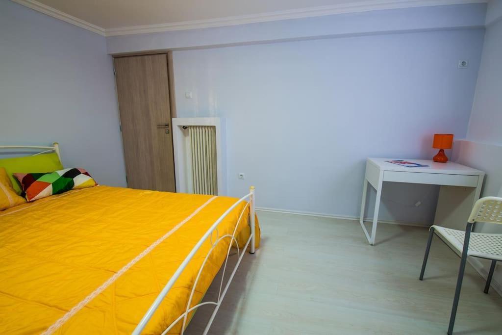 2 Bedrooms Close To Metro Dafni In Apartment