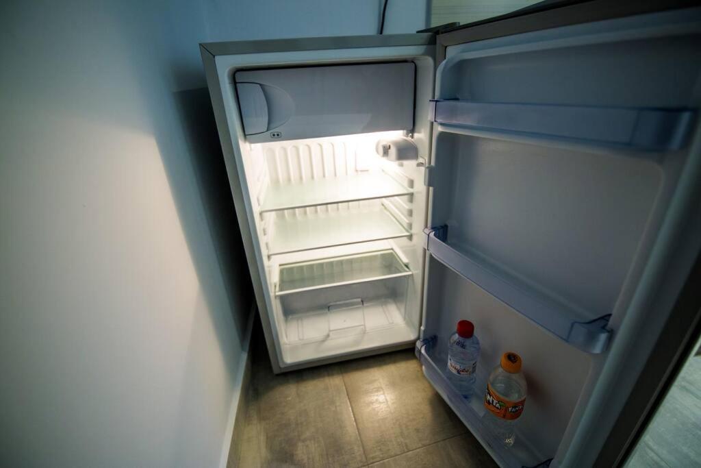 Apartment 2 Bedrooms Close To Metro Dafni In