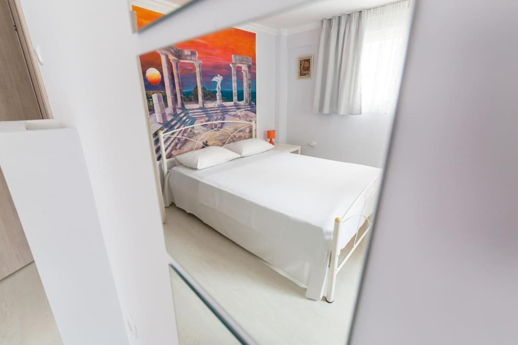 Apartment 2 Bedrooms Close To Metro Dafni In *