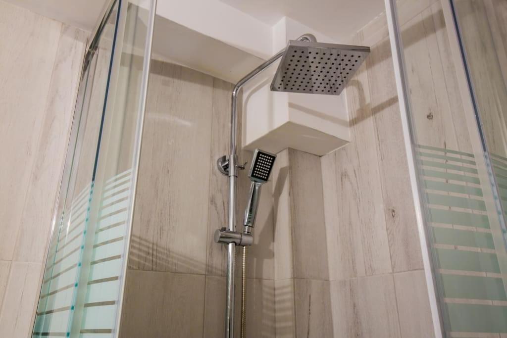 2 Bedrooms Close To Metro Dafni In